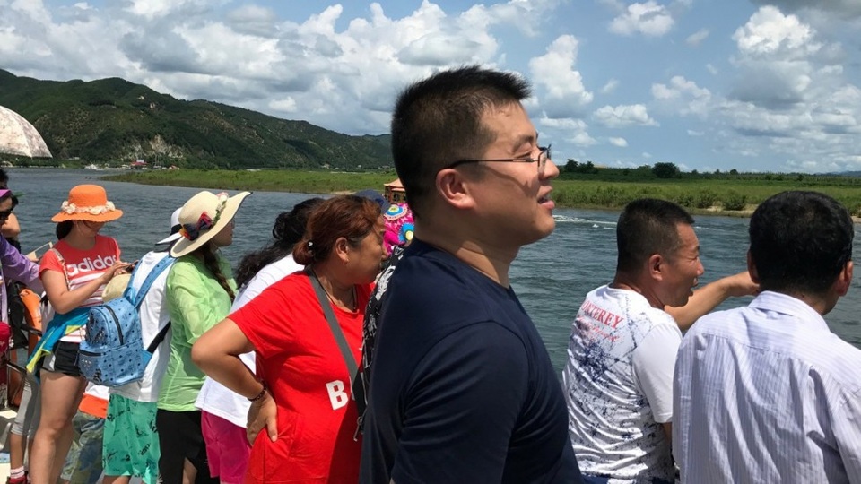 Du lịch Triều Tiên "bùng nổ" sau cuộc gặp thượng đỉnh lịch sử Hàn - Triều - 1 Du khách Trung Quốc tới tham quan Triều Tiên. (Ảnh minh họa: Reuters)