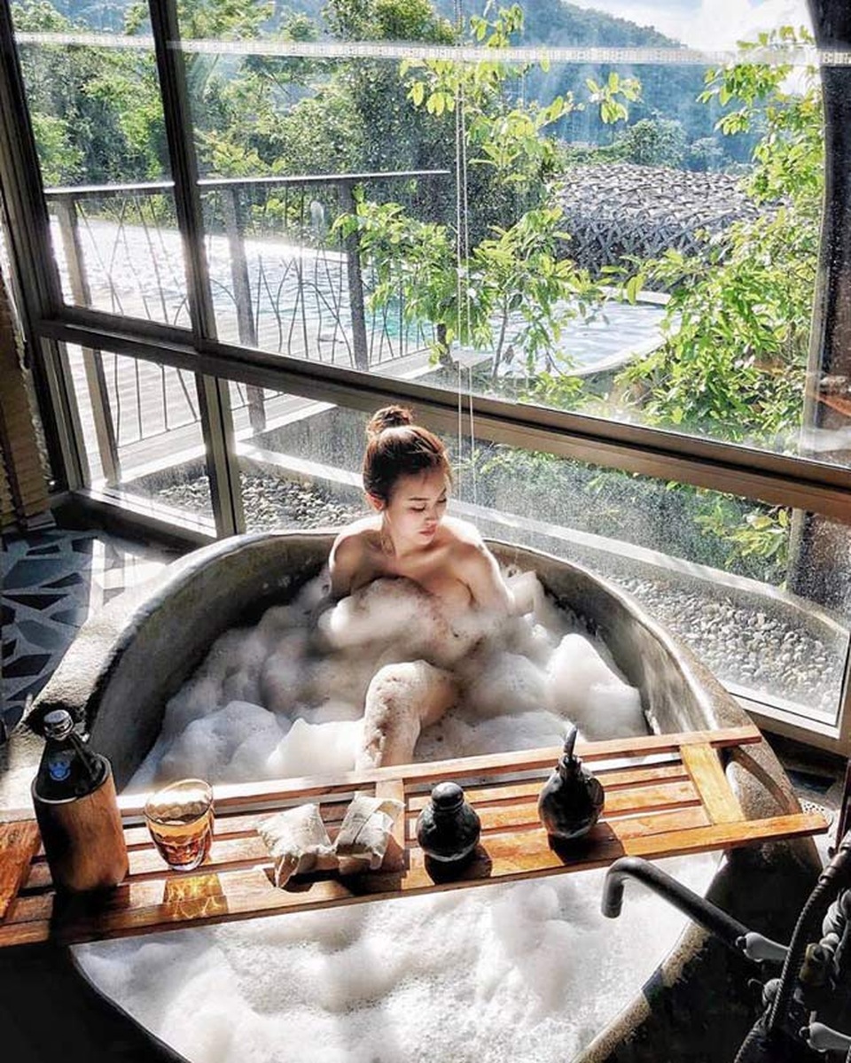 "Bỏng mắt" ngắm tiểu thư nhà giàu tận hưởng kỳ nghỉ hè xa xỉ - 4 "Bỏng mắt" ngắm tiểu thư nhà giàu tận hưởng kỳ nghỉ hè xa xỉ - 4