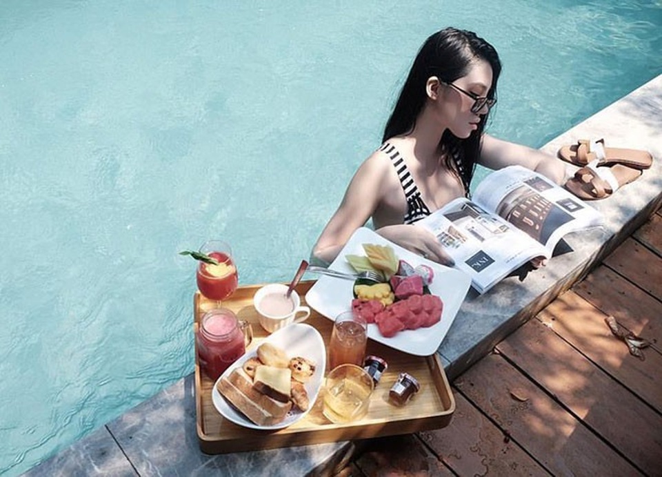 "Bỏng mắt" ngắm tiểu thư nhà giàu tận hưởng kỳ nghỉ hè xa xỉ - 9 "Bỏng mắt" ngắm tiểu thư nhà giàu tận hưởng kỳ nghỉ hè xa xỉ - 9