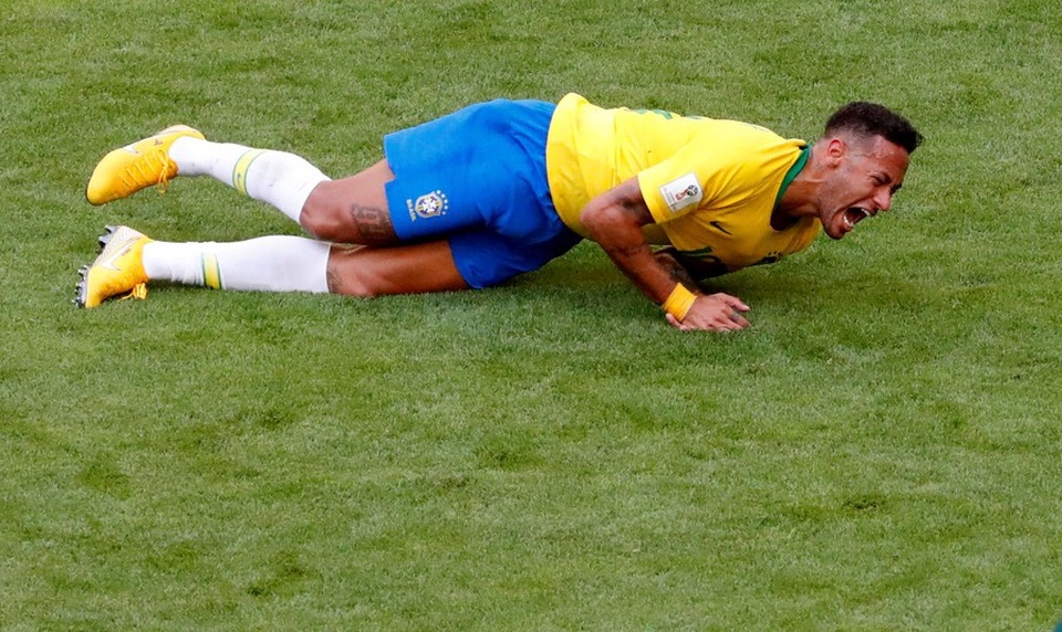 Neymar có tổng cộng 14 phút ăn vạ ở World Cup năm nay