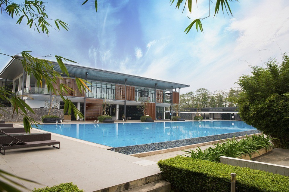 Gamuda Gardens: Mở bán những căn liền kề cuối cùng với nhiều ưu đãi đặc biệt - 3
Khu bể bơi hiện đại của KĐT Gamuda Gardens