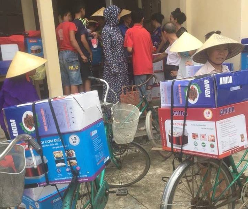 Tưởng được "siêu khuyến mãi", dân ngã ngửa vì mua hàng kém chất lượng giá cao - 7 Rất nhiều người tin tưởng mua hàng.