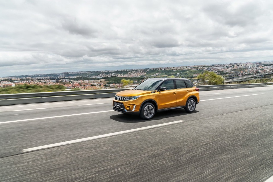 
Có mặt trên thị trường gần 4 năm, kể từ sau màn ra mắt tại Triển lãm ô tô Paris 2014, đã đến lúc Suzuki Vitara thế hệ thứ 4 cần có sự nâng cấp.
