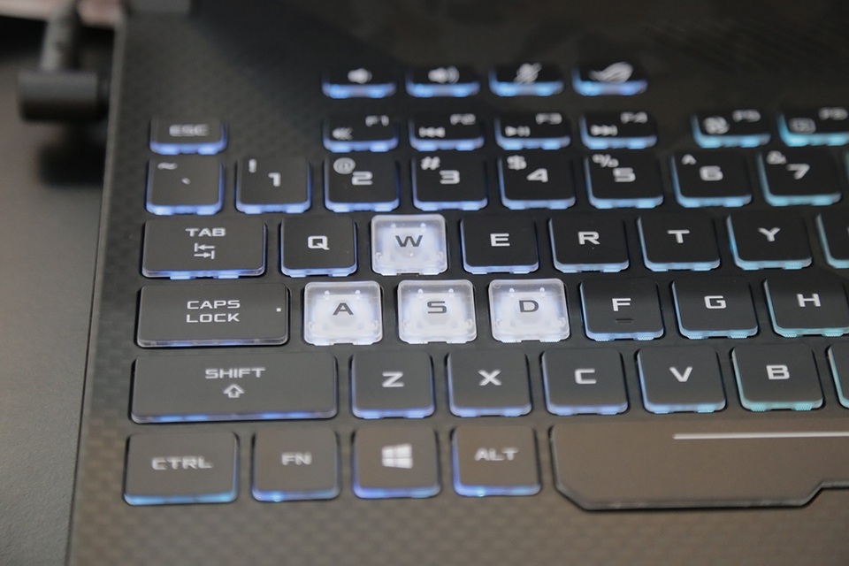 Bộ đôi laptop gaming từ ROG về Việt Nam với giá 45 triệu đồng - 3 Bộ đôi laptop gaming từ ROG về Việt Nam với giá 45 triệu đồng - 3