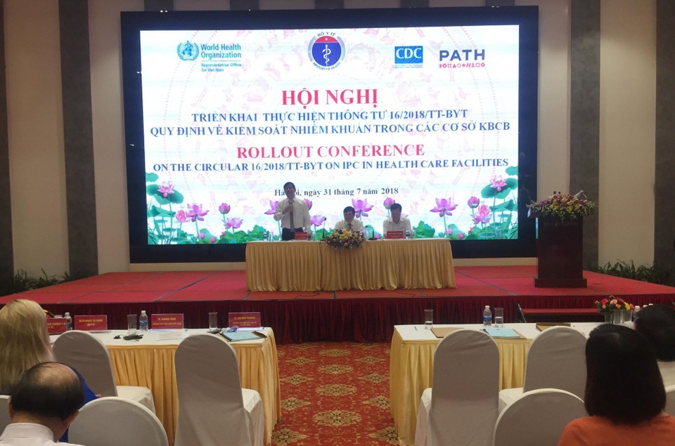 Các quy định chặt chẽ trong giám sát sẽ góp phần tăng cường công tác chống nhiễm khuẩn bệnh viện. Ảnh: Lê Hảo.