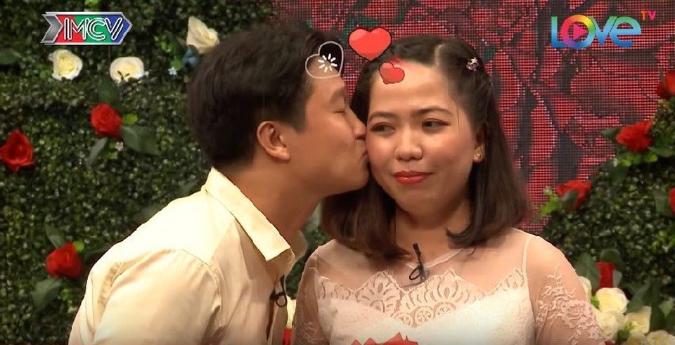 Cô gái Vĩnh Long tiết lộ chưa có nụ hôn đầu khiến đối tượng hẹn hò cười lớn - 4 Cô gái Vĩnh Long tiết lộ chưa có nụ hôn đầu khiến đối tượng hẹn hò cười lớn - 4