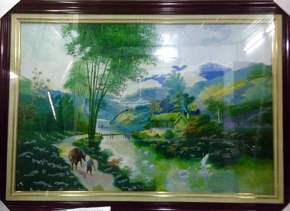 Phía sau bức tranh nửa tỷ không bán của người phụ nữ Hà Nội - 4 Bức tranh được trả giá gần nửa tỷ nhưng chị Khương quyết định giữ lại cho mình.