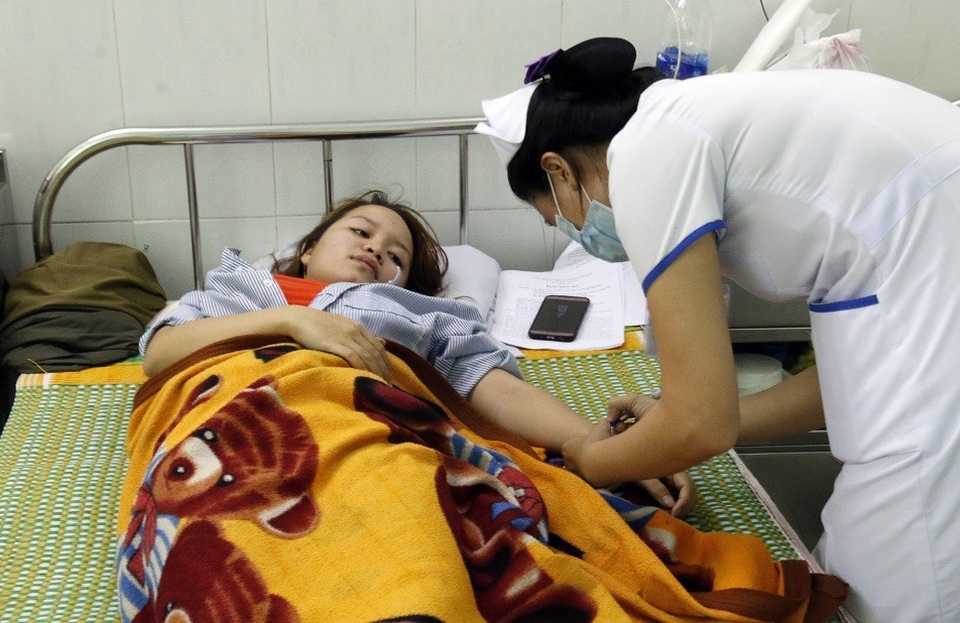 Phụ huynh đã bồi thường 6 triệu đồng đến “cô giáo bị đánh thủng màng nhĩ” - 1 Cô Mai đang điều trị ở Bệnh viện Đa khoa Đà Nẵng