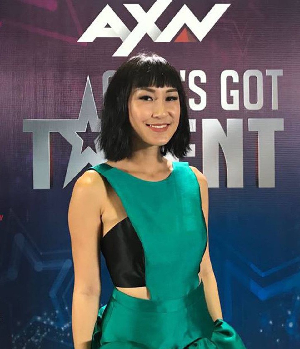 “Thần đồng đánh trống” Trọng Nhân tham gia vòng loại Asia's Got Talent - 3
Ngoài ra nữ diễn viên từng đoạt giải thưởng quốc tế Kathy Uyên đã đến tham dự buổi tuyển chọn và dẫn dắt hoạt động Live Stream trên Fanpage ANX Asia