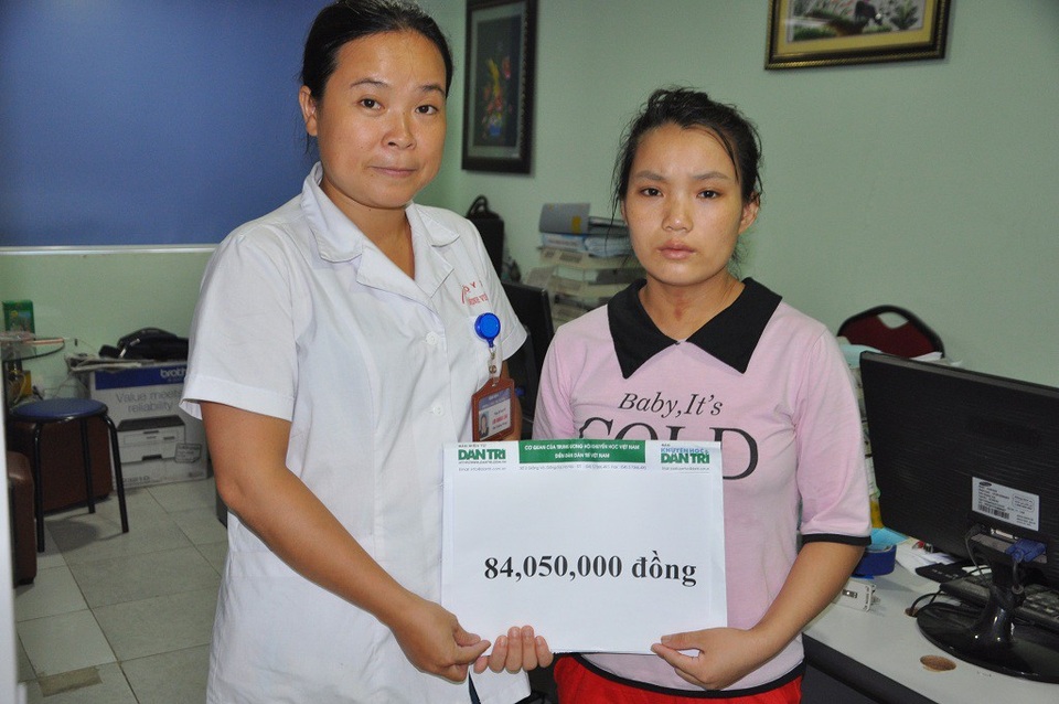 Hơn 84 triệu đồng đến với bé Lý Đức Siêu bị tim bẩm sinh - 3 Em Phương nhận số tiền bạn đọc báo điện tử Dân trí giúp đỡ tuần 2/6.