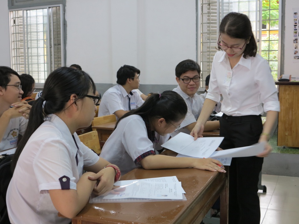 Chấm thi THPT quốc gia tại TPHCM: Chỉ 1% bài thi môn Ngữ Văn đạt điểm giỏi - 2 Học sinh TPHCM tham dự kỳ thi THPT quốc gia 2018