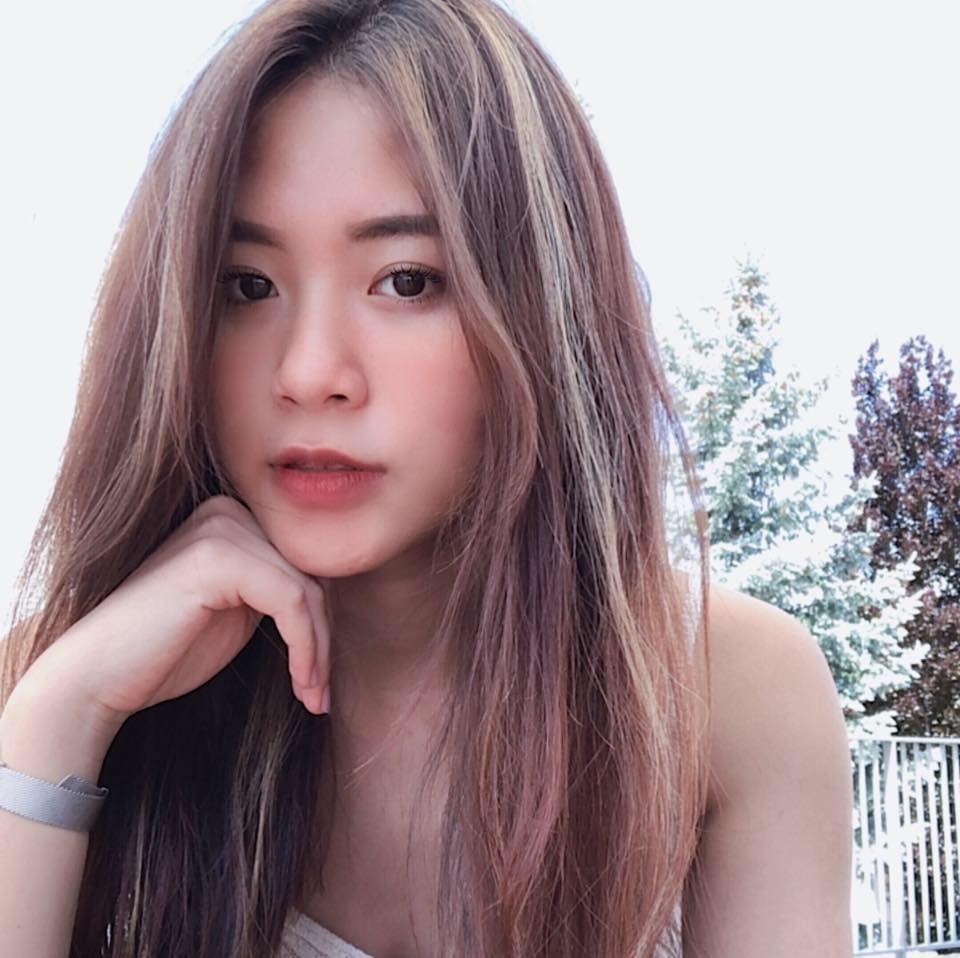 Nữ sinh xinh đẹp khoe ảnh chụp với "người yêu tưởng tượng" gây sốt mạng - 8 Mỹ Hằng là cô gái vui tính và thích vẽ vời, thích chụp ảnh.