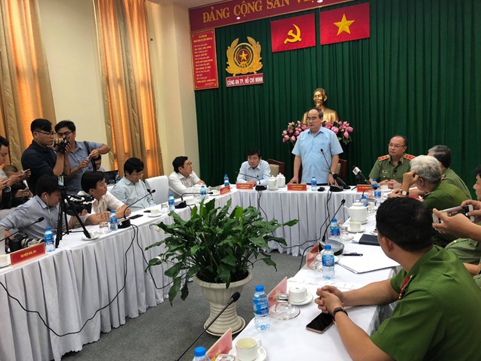 
Bí thư Nguyễn Thiện Nhân phát biểu tại buổi họp báo
