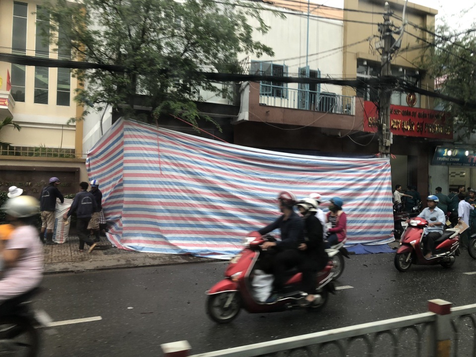 Vụ nổ ở trụ sở công an phường: Bắt giam 7 đối tượng - 4 Trụ sở công an phường 12, quận Tân Bình sau vụ nổ