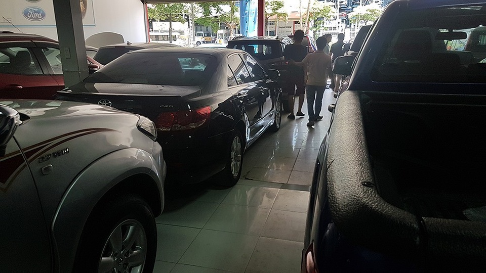 Giao dịch xe hơi cũ tại Hà Nội tăng đột biến mùa World Cup.