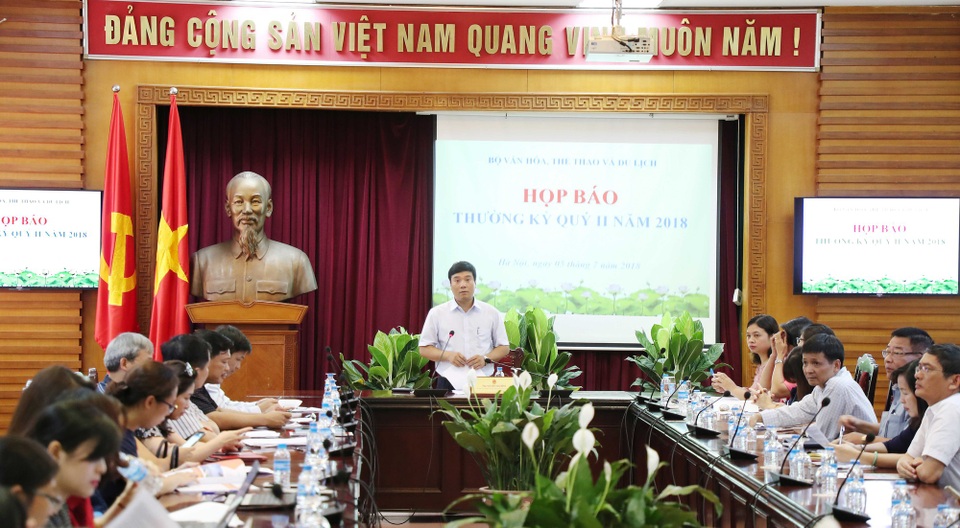 Nghệ sĩ gạo cội bị trượt danh hiệu liệu còn hy vọng được xét lại? - 1 Toàn cảnh buổi họp báo thường kỳ Quý II/2018 diễn ra chiều 5/7. Ảnh: Tùng Long.