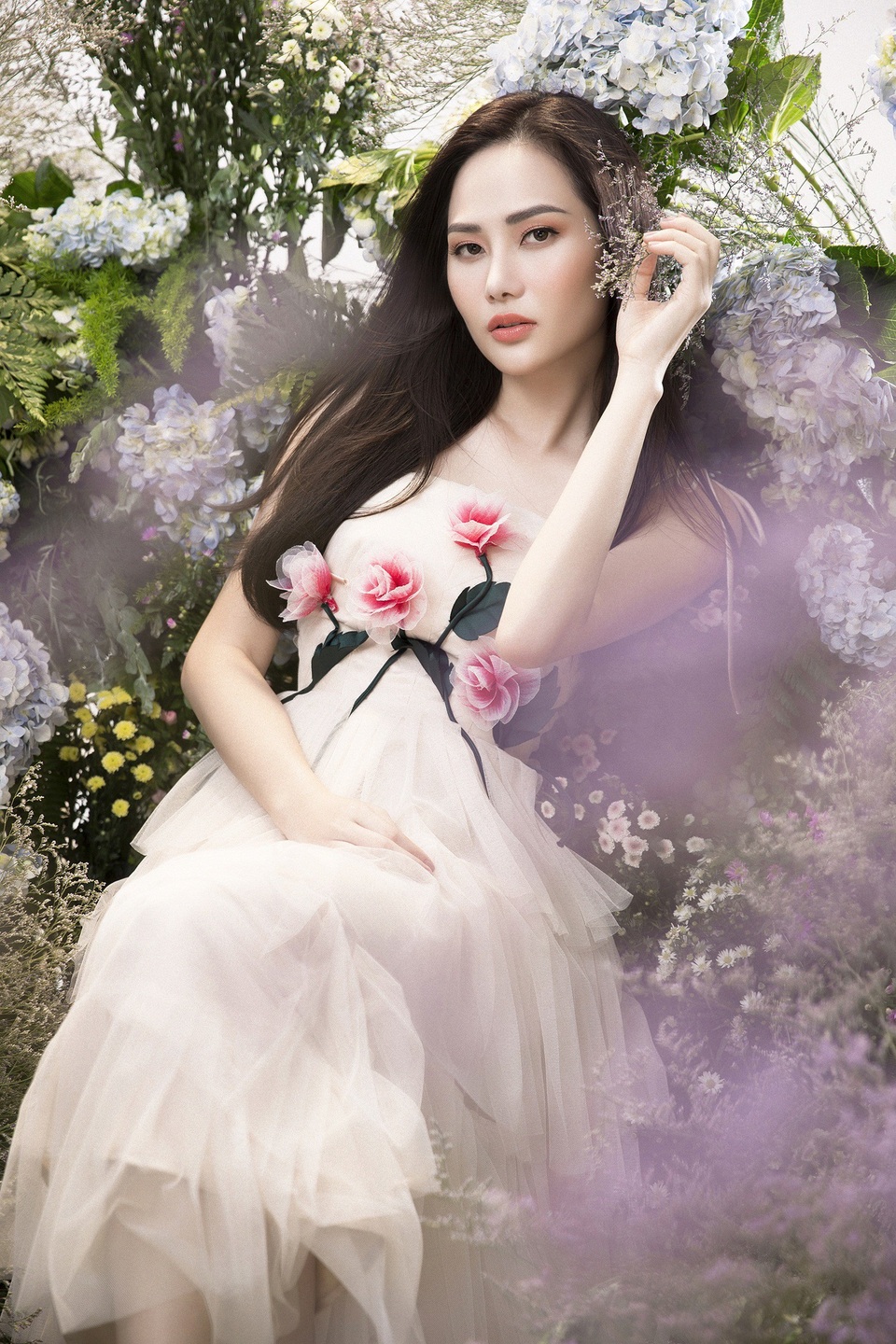 Hoa hậu Du lịch Toàn cầu Diệu Linh “lẳng lơ” kéo váy khoe chân sexy - 11 Với bộ ảnh thời trang lần này, Nguyễn Diệu Linh một lần nữa chứng tỏ niềm đam mê trong nghề. Trong thời gian tới, Nguyễn Diệu Linh sẽ có kế hoạch trở lại Thái Lan để tham gia những hoạt động khác nhau với vai trò là đương kim Hoa hậu của Miss Global Tourism 2018.