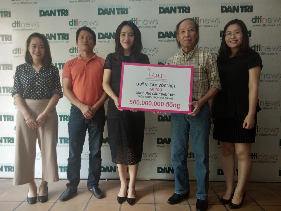 Quỹ Vì Tầm Vóc Việt tài trợ 500 triệu đồng xây cầu Dân trí thứ 15 tại Hà Giang - 6
Với sự hỗ trợ của Quỹ Vì Tầm Vóc Việt, người dân, thầy cô giáo và học sinh ở thôn Khuổi Luồn sẽ có một cây cầu chắc chắn, an toàn trong thời gian tới