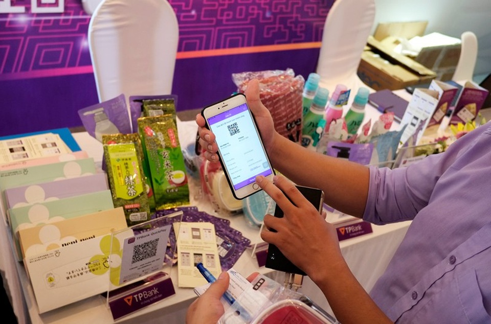 QR Code: Xu hướng thanh toán không dùng tiền mặt tại Việt Nam - 1 QR Code: Xu hướng thanh toán không dùng tiền mặt tại Việt Nam - 1