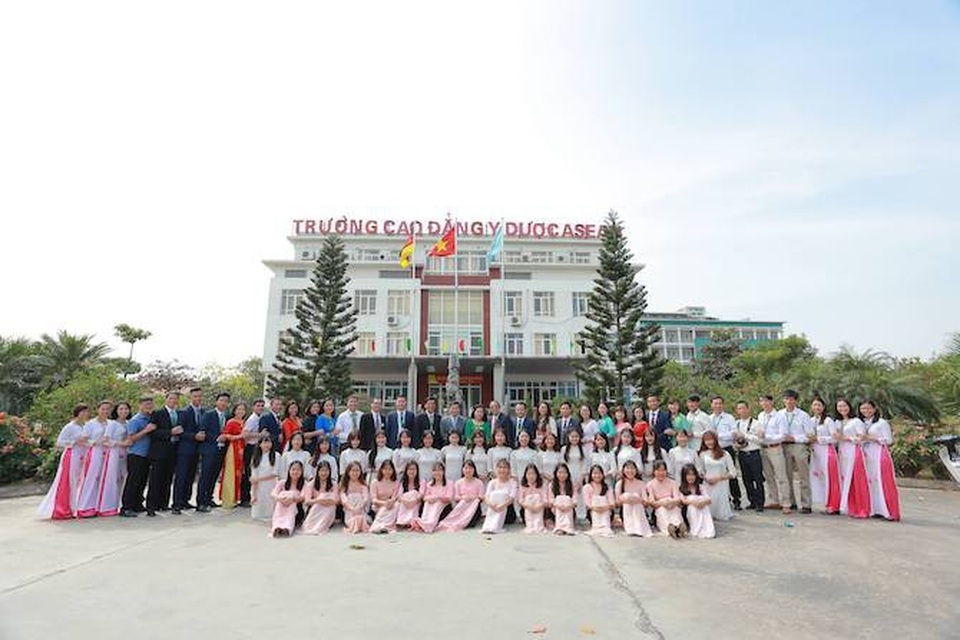 Năm học 2018-2019: Trường Cao đẳng Y - Dược ASEAN miễn 100% học phí cho nhiều đối tượng thí sinh - 1
Trường Cao đẳng Y – Dược ASEAN có hệ thống giảng đường, phòng học, thư viện, khu thí nghiệm, thực hành, ký túc xá 1000 chỗ ở và nhà ăn tập thể.