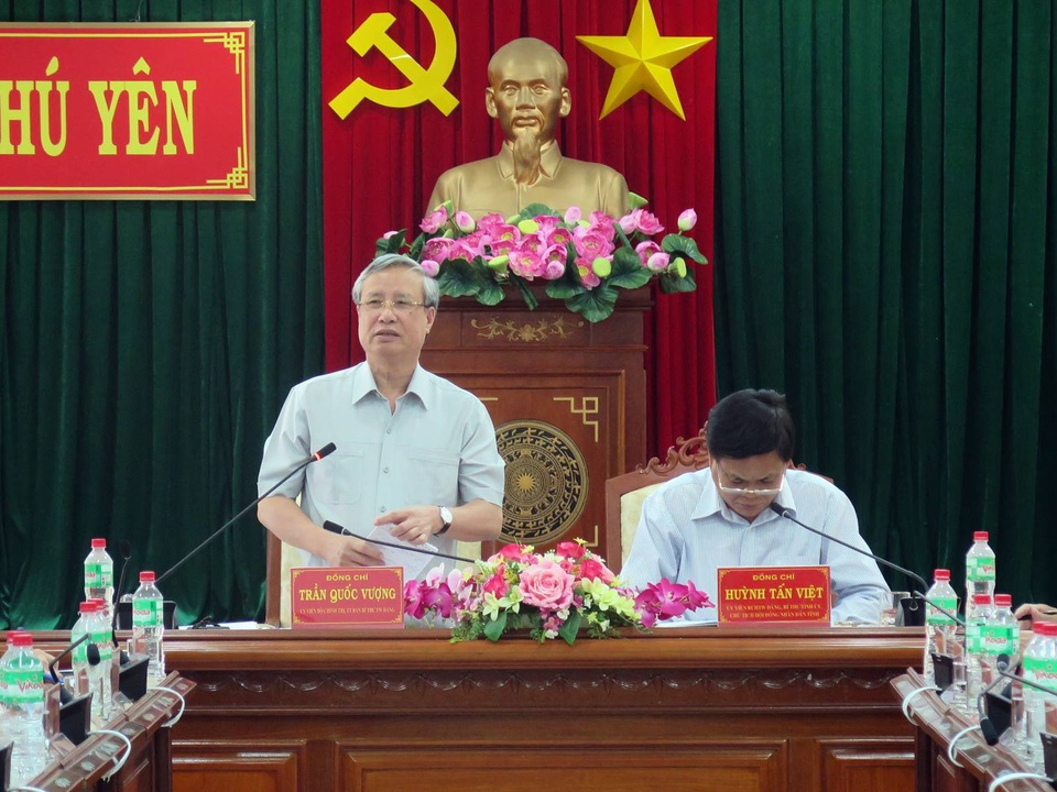“Phú Yên cần làm tốt công tác phòng chống tham nhũng, quyết liệt sắp xếp tinh gọn bộ máy” - 2 Thường trực Ban Bí thư, ông Trần Quốc Vượng phát biểu, chỉ đạo tại buổi làm việc