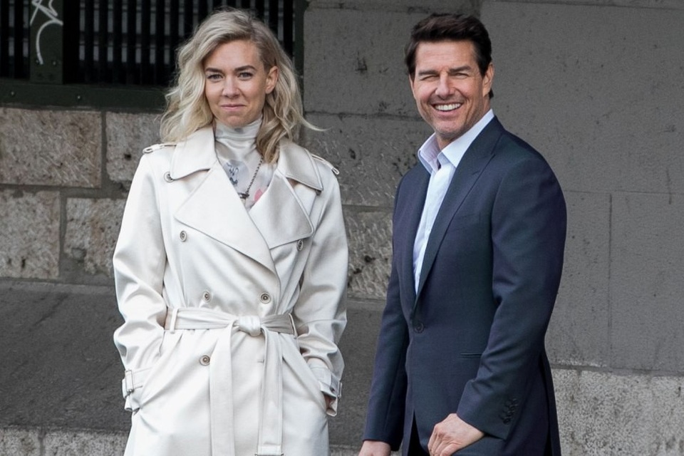 Nữ diễn viên khốn khổ vì bị đồn là “tình mới” của Tom Cruise - 2 Nữ diễn viên người Anh Vanessa Kirby và tài tử Hollywood - Tom Cruise trên phim trường “Mission: Impossible - Fallout”