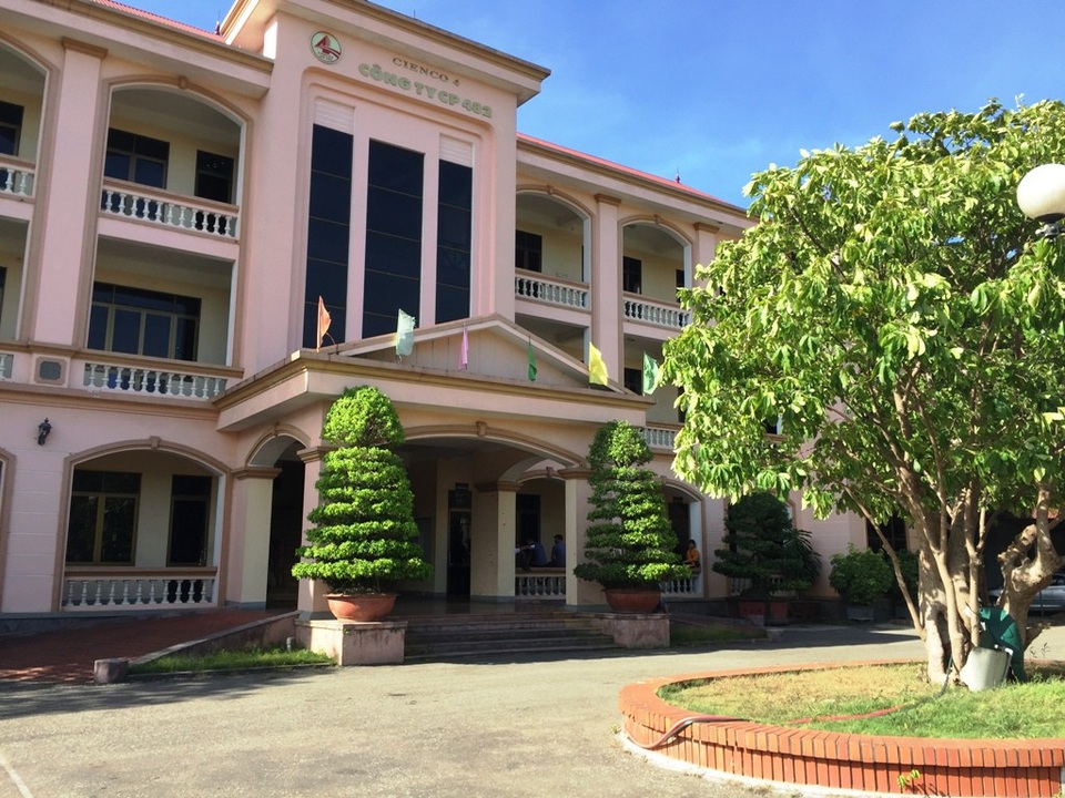 Nghệ An: Hàng trăm lao động lao đao, bị treo sổ bảo hiểm! - 1 Công ty cổ phần 482 - nơi hàng trăm công nhân chưa nhận được tiền lương, bị treo bảo hiểm.