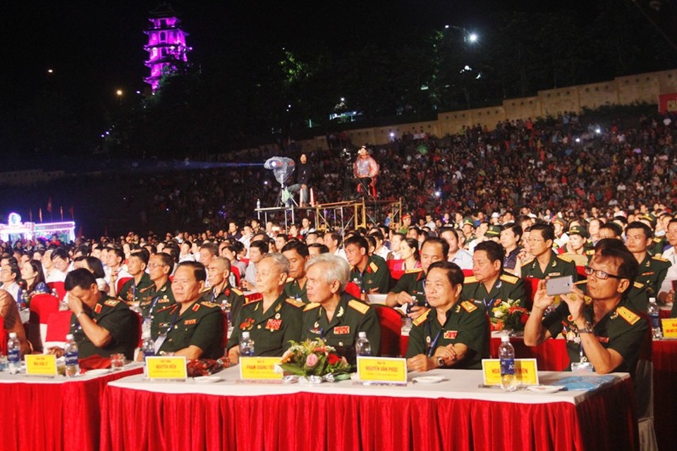 Hướng Hóa đổi thay từng ngày kể từ sau chiến thắng Khe Sanh - 2 Đông đảo tướng lĩnh quân đội về dự lễ