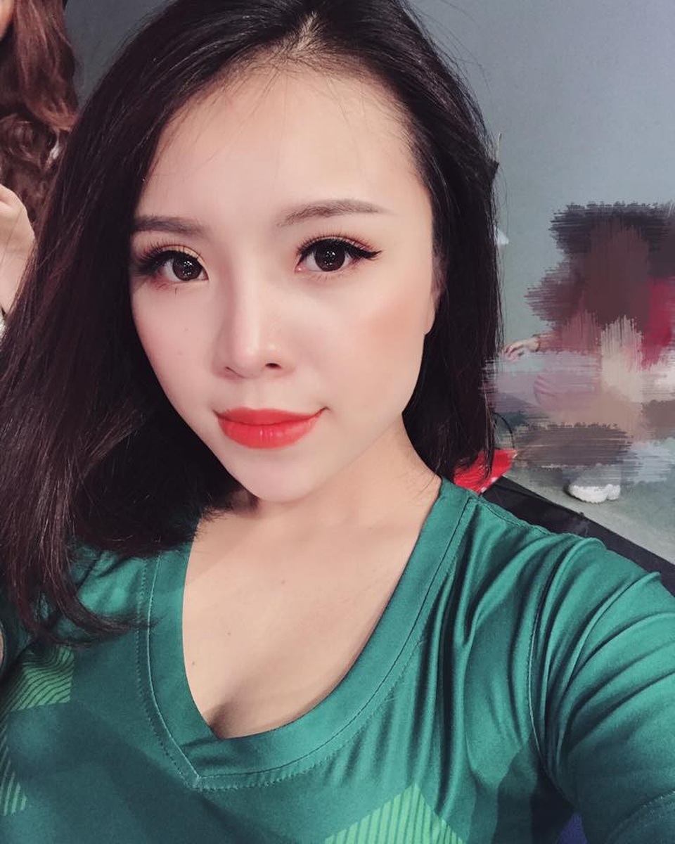 Nữ cổ động quyến rũ của "Nóng cùng World Cup" góp mặt trong bộ phim "Quỳnh búp bê" - 2 Cô là nữ cổ động viên tuyển Mexico