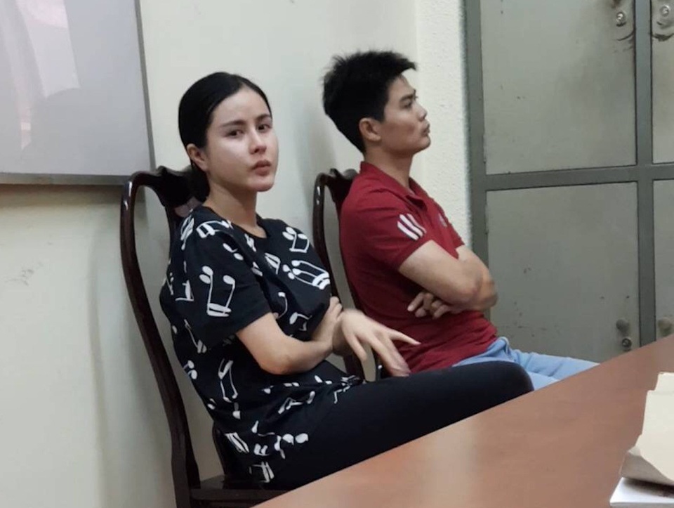 Phá đường dây đánh bạc khủng 2.000 tỷ, thu siêu xe, sổ tiết kiệm 10 tỷ - 2 Phá đường dây đánh bạc khủng 2.000 tỷ, thu siêu xe, sổ tiết kiệm 10 tỷ - 2