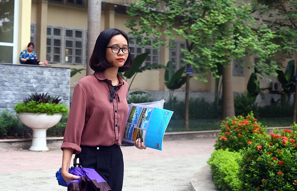 Những bóng hồng xinh đẹp trong buổi thi năng khiếu tại trường Báo - 10 Những bóng hồng xinh đẹp trong buổi thi năng khiếu tại trường Báo - 10