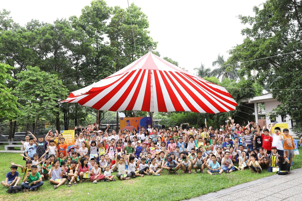 Gần 400 học sinh say mê khám phá văn hóa dân tộc qua công nghệ thực tế ảo - 1