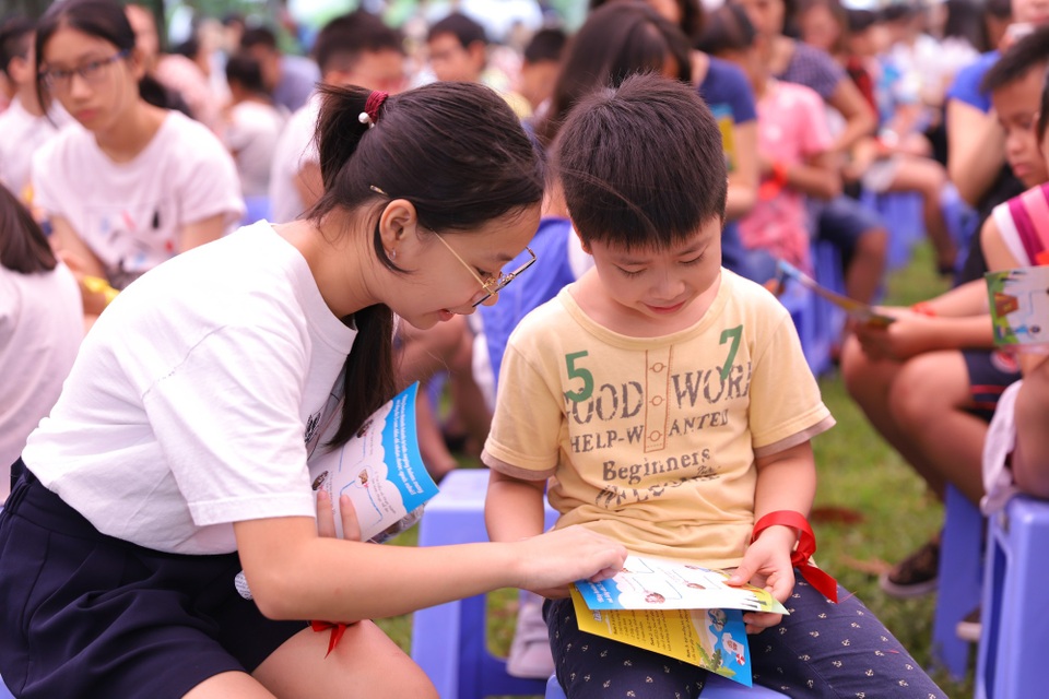 Gần 400 học sinh say mê khám phá văn hóa dân tộc qua công nghệ thực tế ảo - 5