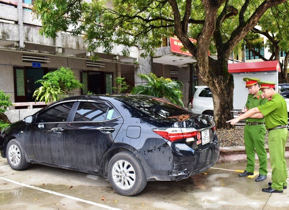 Mua tài khoản, cá độ bóng đá hơn 1 tỷ đồng, 5 "con bạc" sa lưới - 3 Tang vật vụ án được cơ quan Công an thu giữ để phục vụ điều tra.