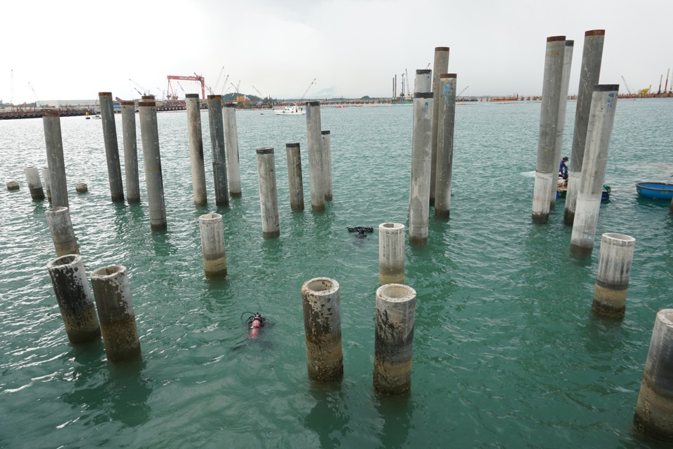 Tàu cổ được phát hiện nằm ở độ sâu 9 m trong quá trình thi công cảng chuyên dùng