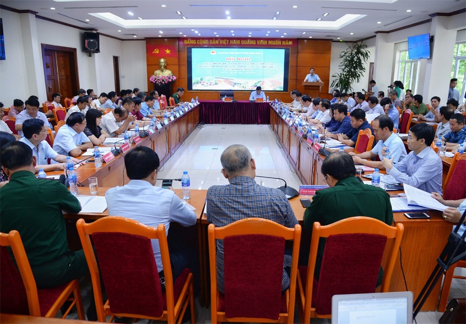 Nửa năm nếm trải 14 loại thiên tai, cả nước thiệt hại 870 tỷ đồng - 1
Toàn cảnh hội nghị...