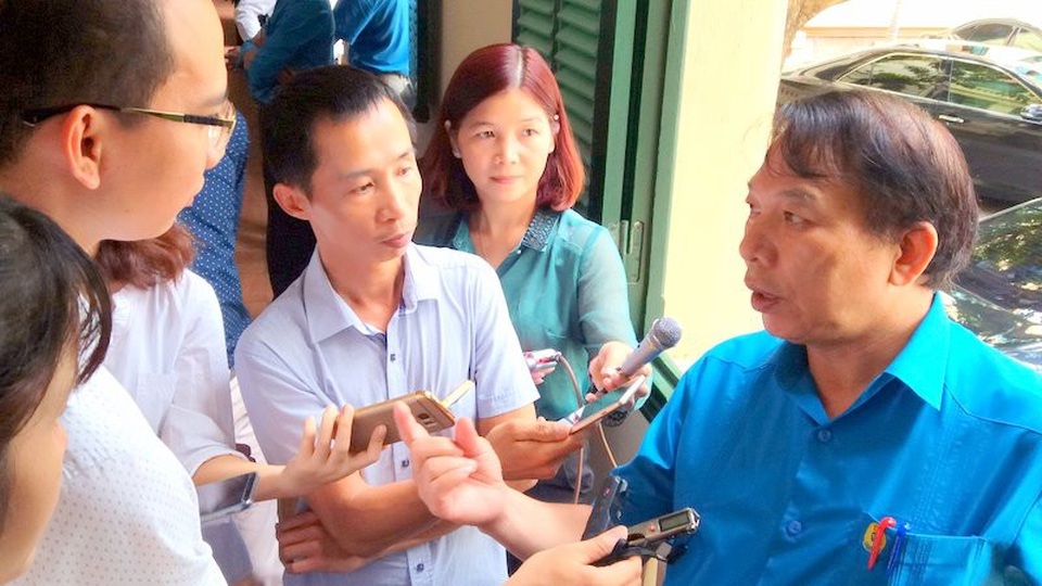 Lương tối thiểu 2019: Chưa có kết quả sau Phiên đàm phán đợt 1 - 1
Ông Mai Đức Chính trả lời báo giới chiều 9/7 tại Hà Nội.