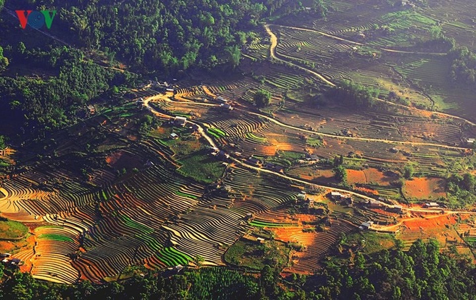 Những “ô màu” Tây Bắc không thể bỏ qua mùa nước đổ - 4 Những “ô màu” Tây Bắc không thể bỏ qua mùa nước đổ - 4
