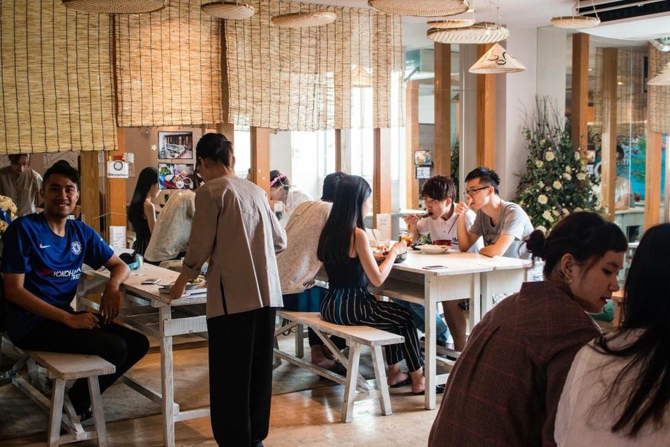 Sinh viên Việt ở ĐH APU tích cực quảng bá hình ảnh quê nhà tại Nhật Bản - 2 Ẩm thực Việt làm say lòng thực khách quốc tế.