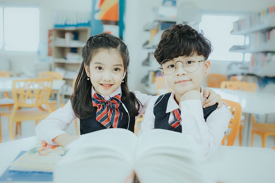 Bộ ảnh đáng yêu của đôi bạn thân nhí Hà thành - 2
Nụ cười trong sáng, hồn nhiên nhưng vẫn vô cùng cá tính, Bảo Hân và Bảo Huy nhanh chóng nhận được lời khen từ nhiều người.