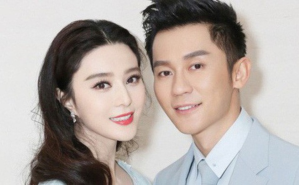 Em trai Phạm Băng Băng từ chối bình luận về tin đồn chị gái bị bắt - 8
Phạm Băng Băng đã đính hôn với Lý Thần vào năm ngoái.