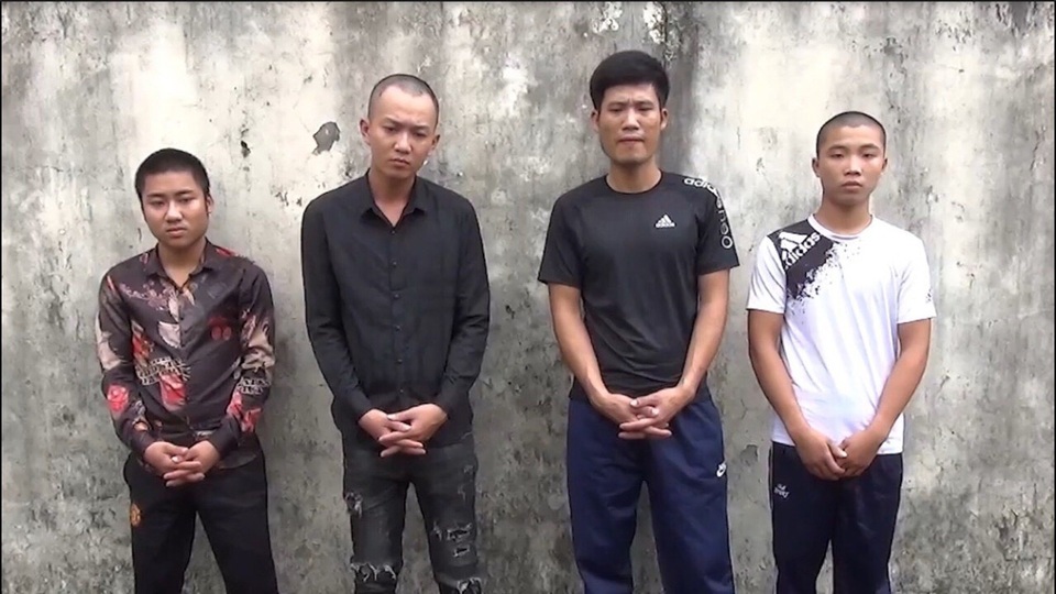 Bắt giữ nhóm bảo kê có súng ở Phú Quốc - 1
4 đối tượng bảo kê có sử dụng súng ở Phú Quốc vừa bị công an huyện này bắt giữ