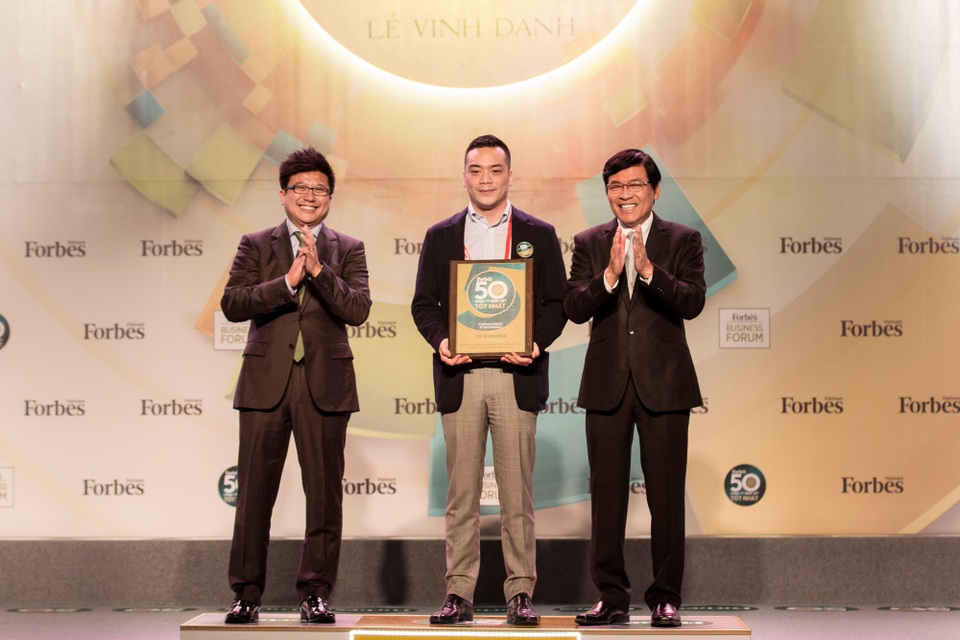 Vinh danh top 50 công ty niêm yết tốt nhất Việt Nam 2018 - 1
Công ty Cổ phần Tập đoàn Masan đã được Tạp chí Forbes bình chọn là một trong Top 50 Công ty Công ty Niêm yết Tốt nhất Việt Nam năm 2018. Đây cũng là năm thứ sáu liên tiếp Masan Group được nằm trong danh sách này.
