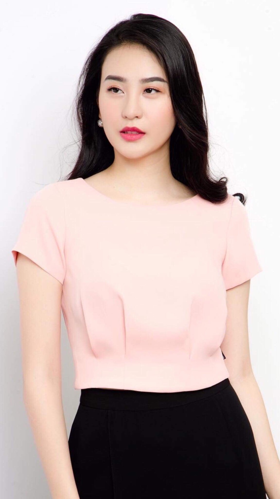 Siêu mẫu Phan Hà Phương - top 10 siêu mẫu Châu Á 2010 cũng sẽ xuất hiện tại chương trình.