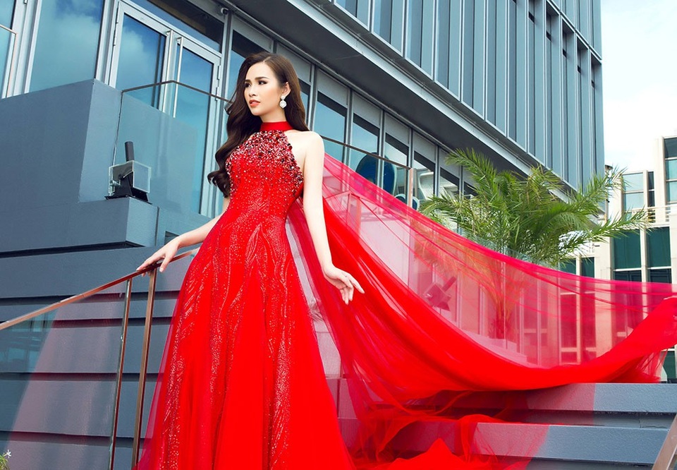 Thanh Trang được biết đến với danh hiệu “người đẹp siêu vòng 3” khi sở hữu vòng 3 tự nhiên lên tới 100cm. Cô cao 1m74 và có số đo gợi cảm 84 – 62 – 100cm.