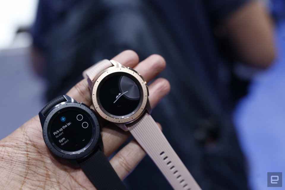Samsung trình làng Galaxy Watch, đồng hồ thông minh thế hệ mới với nhiều tính năng - 4
2 phiên bản kích cỡ 42mm và 46mm