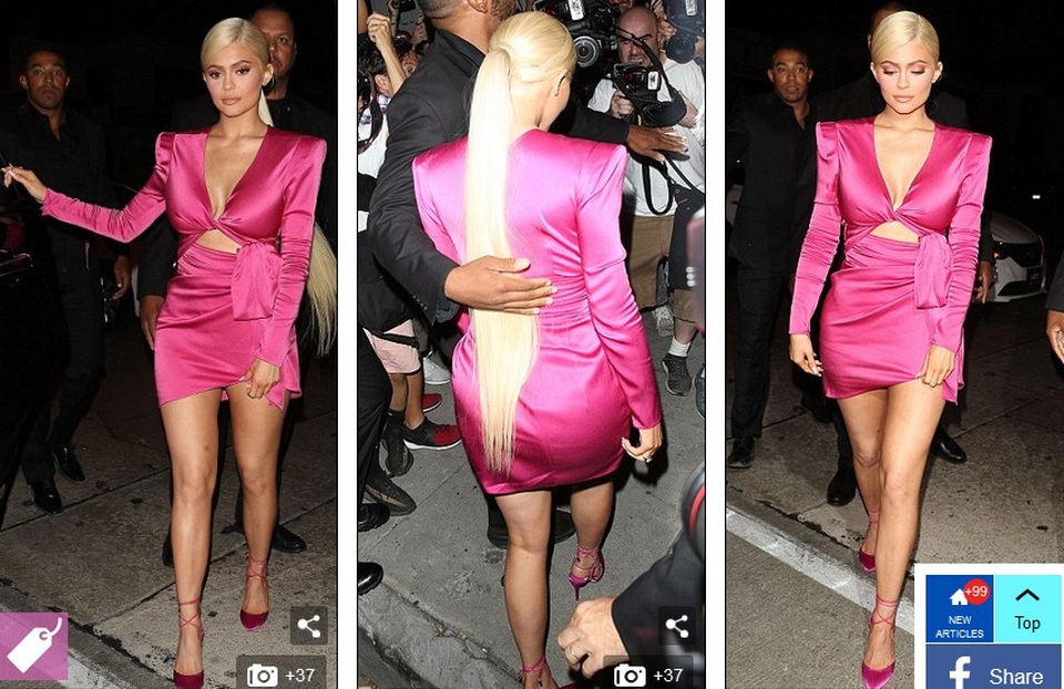 Kim Kardashian khoe dáng đồng hồ cát - 9
Chủ nhân bữa tiệc - Kylie Jenner cũng diện váy hồng sexy
