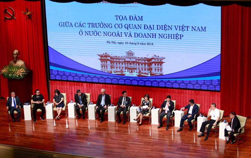 Ông Vũ Khoan dự báo “kịch bản” chiến tranh thương mại Mỹ - Trung - 1
Cuộc toạ đàm diễn ra tại Hà Nội sáng 10/8.