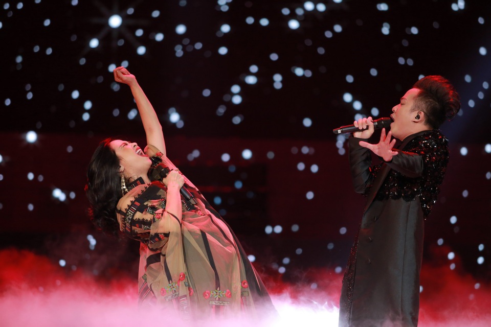 Trúc Bạch Concert - đêm nhạc thăng hoa cùng 60 năm truyền thống Bia Hà Nội - 1
Thanh Lam – Tùng Dương thăng hoa trên sân khấu Trúc Bạch Concert