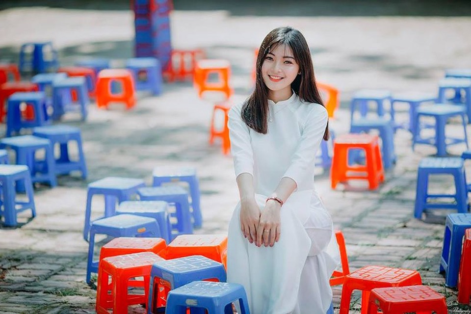 Á khôi Tài sắc Việt Nam 2018: “Hành động âu yếm nơi công cộng là không chấp nhận được” - 3 Á khôi Tài sắc Việt Nam 2018: “Hành động âu yếm nơi công cộng là không chấp nhận được” - 3